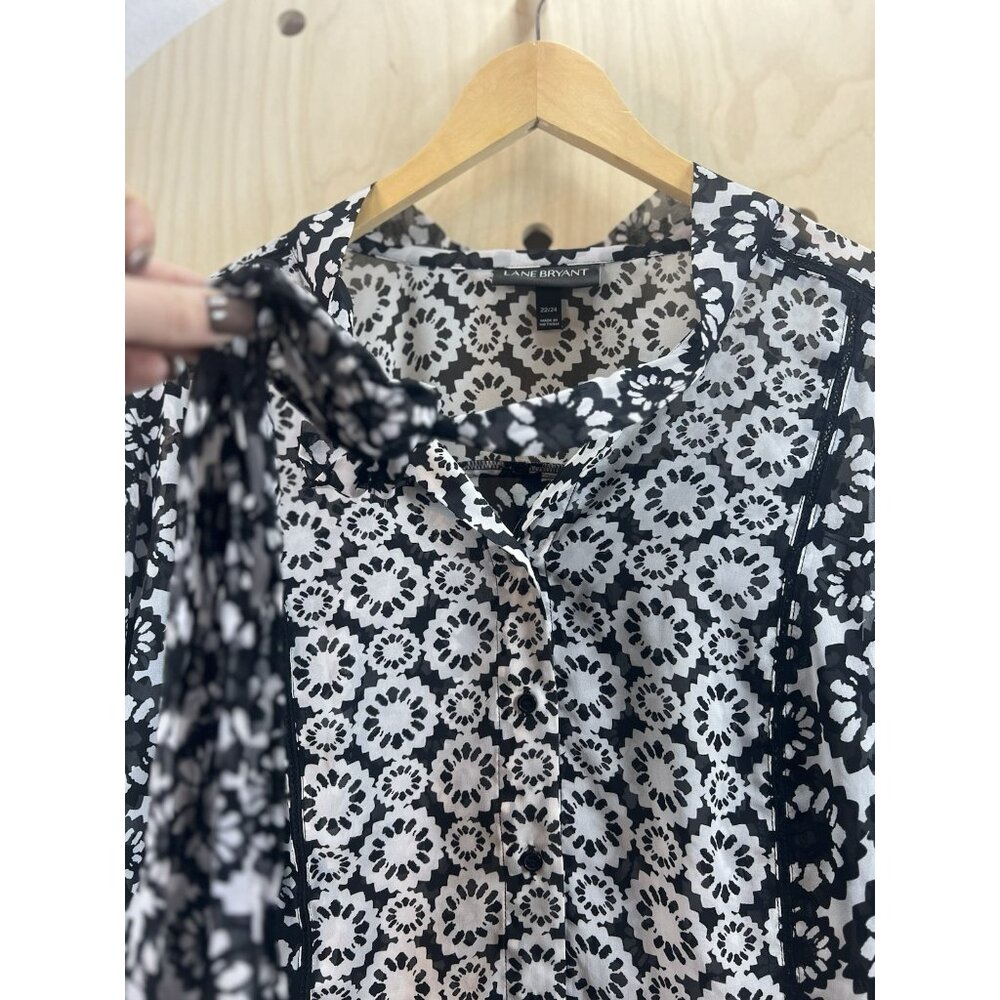 Lane Bryant Top Womens Size 22 / 24 Black White Print Sheer Flowy Blouse Scarf - Picture 3 of 16
